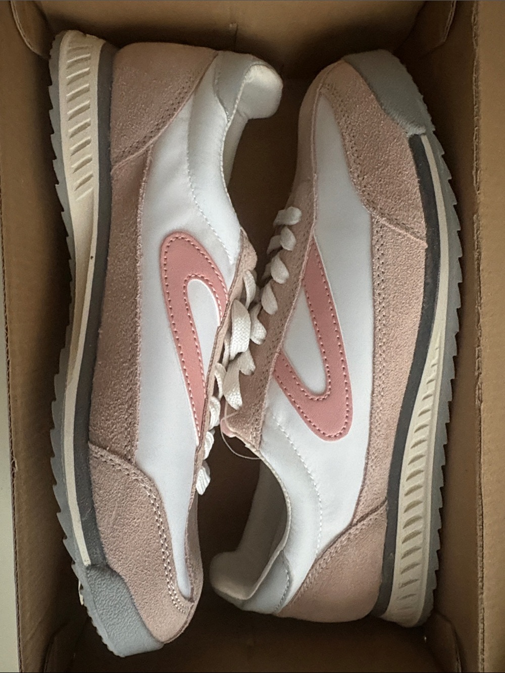 Tretorn Women's Pink and White Retro Runner Sneakers
